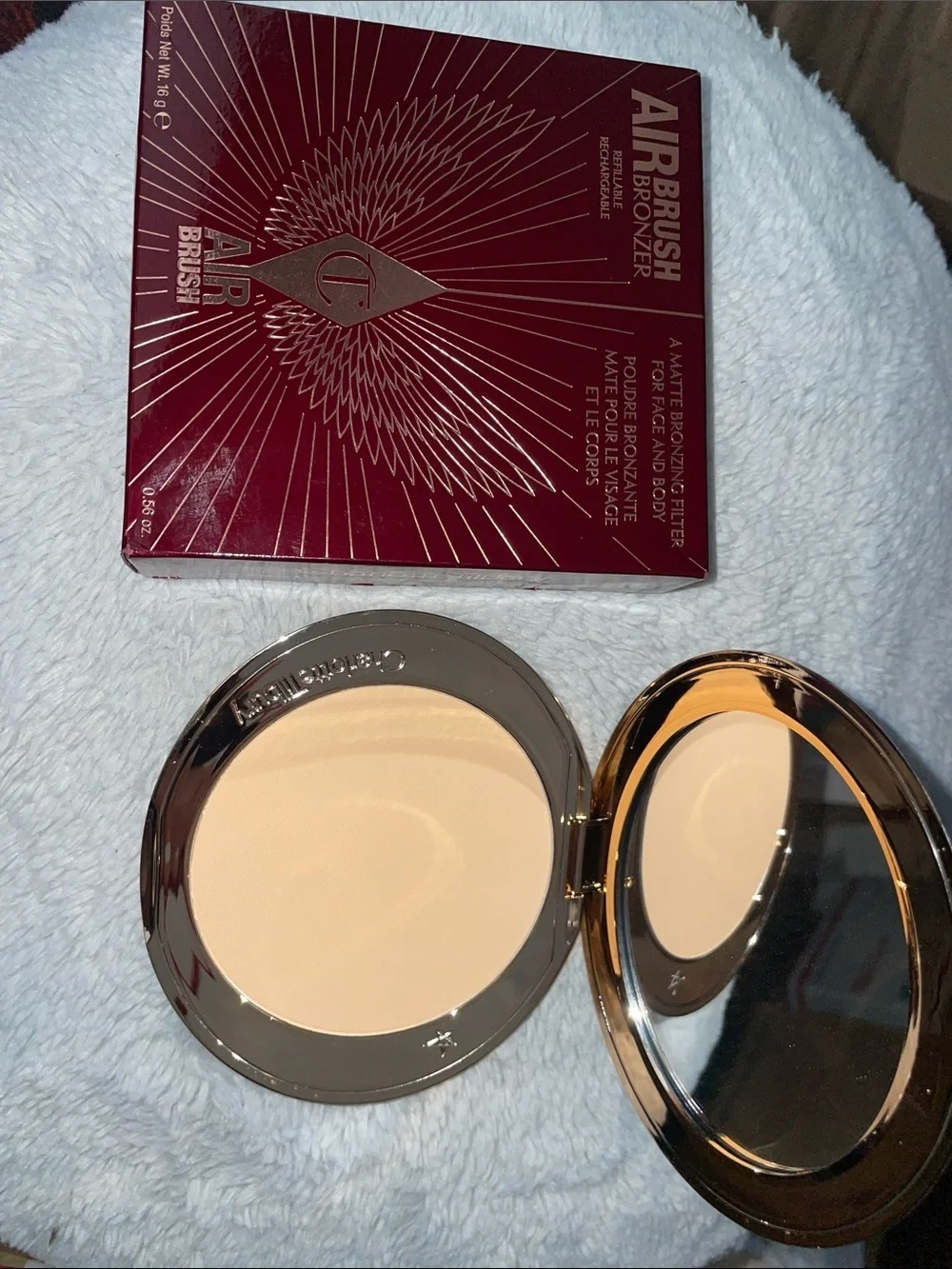 Charlotte Tilbury Airbrush Powder Compact - Light Beige